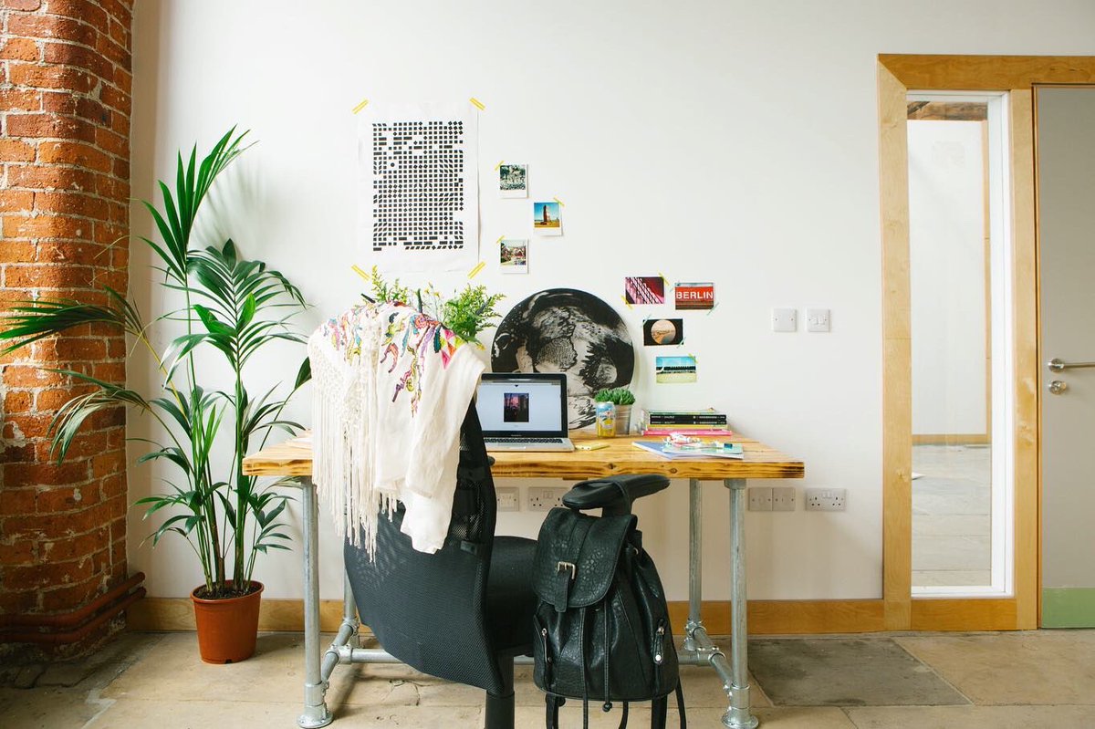 Castleton_Mill's tweet image. If you’re looking for an office or some studio space in Leeds, we have some beautiful space available! 24/7 access, fast WiFi, pet-friendly and more! £600(+VAT) a month. Drop us a message for more info 🐶