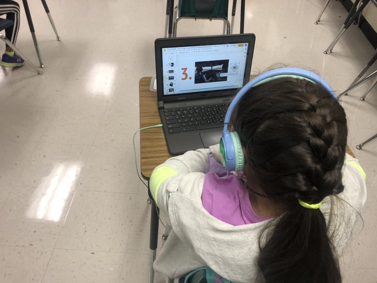 MsTimms3's tweet photo. 3rd grade Reading Stations #bjsmithelemetary #smithleopards https://t.co/BAtf05mghS