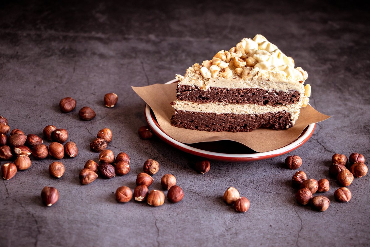 foodmakesense's tweet photo. Take a rest, have some cakes. 😉😉
#cake #chocolatecake #chocolate #redvelvet #cakeaddict #food #foodie #appetizingfood #yummy #love #cakelover #foodlover #delicious #dessert  #healthyfood #endhunger #milk  #foodblogger

Follow @foodmakesense for more food picture
.
.
📸@unsplash https://t.co/HChbmpgPzO