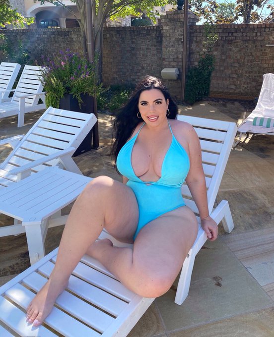 Can&rsquo;t believe it&rsquo;s October already!! 😱😱 https://t.co/KboD1AT2E2