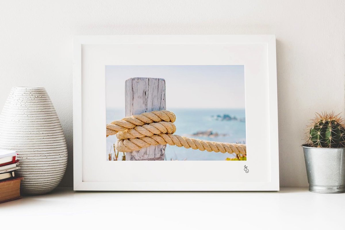AmbianceP's tweet photo. 🌊This original signed framed print is  stunning for any coastal decor. Taken at Lizard Point it's simplicity is its beauty. Available now via  https://t.co/tw7DrXDdvk #Cornwall #Print #photography #original #giftidea #cornishart #coastalart #cornwallgift #madeincornwall @Tate https://t.co/C5MGPsA8t0
