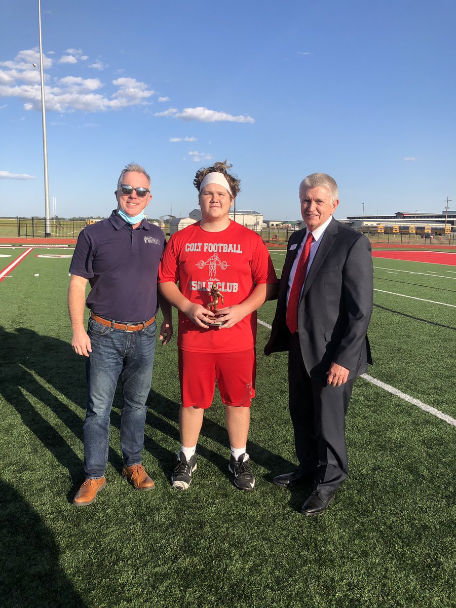 ColtsRivercrest's tweet photo. Congrats to Connor Gray for being selected by @HootensARFBall  for the Hootens Scholar Athlete of the Week for having success on the field and also in the classroom. He was 1 of 13 out of 6000 athletes selected. #ColtPride https://t.co/MxR2VgOweX