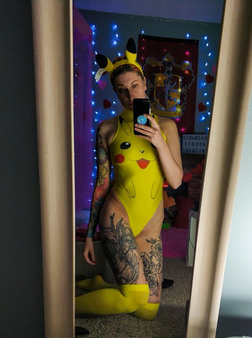 Peekaboo Pikachu ⚡️ https://t.co/Nc4UiACiJD<a href="/tag/mvsales"class="tags"><span>#mvsales</span></a>