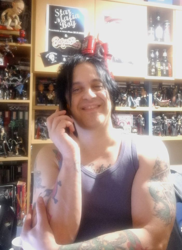 STARMAFIABOY's tweet photo. Completísima entrevista telefónica con Turbo Rock ahora mismo! #starmafiaboy #rockandroll #turborock #radio #radioshow https://t.co/YRkECqiiD5