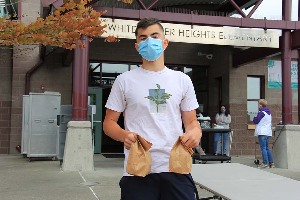 Weekend meals are now available! We have meals available for ALL children--meals are FREE to any Highline student and all youth 18 years and younger. Pre-order meals using our online pre-order system by 6:30 a.m. on the day of pickup  👉  bit.ly/3lOi2Ey