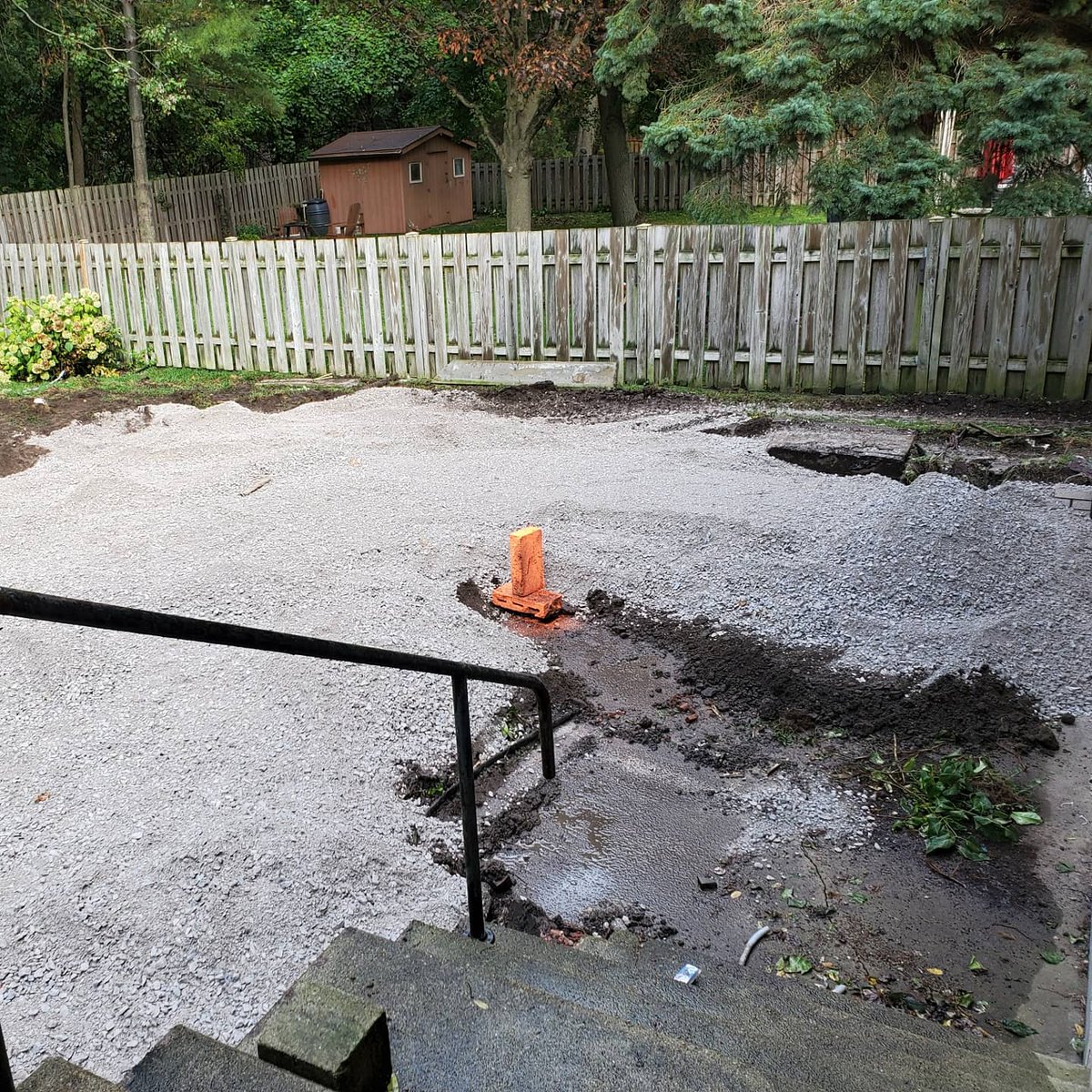 bobbireive's tweet image. Day 3 - starting to be able to &quot;see&quot;  the new patio. So different already. 
1 guy, 3 days=transformation 
#backyardproject #renovations