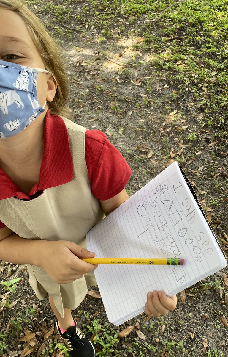 Today we went on a nature walk! We used our sense of sight and drew pictures of things we can see 🌿👀