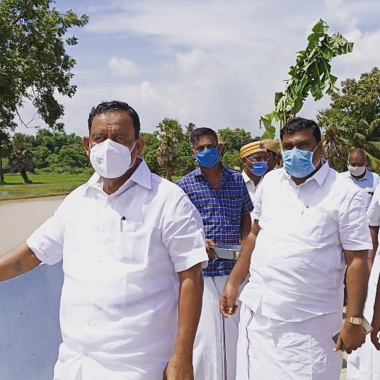 Jaiaiadmk94's tweet photo. #மாபெரும் சபையினில் நீங்கள் #நடந்தால் - உங்களுக்கு
#மாலைகள் விழவேண்டும்..!

ஒரு
மாசு குறையாத #மன்னவர்கள் இவரென்று
#போற்றிப் புகழ #வேண்டும்...!!

என்றுமே மக்கள் பணியில்.....
#எங்கள்_மாண்புமிகு #அமைச்சர்_அவர்கள், மற்றும் 
#எங்கள்_நகரக்_கழக #செயலாளர்_அண்ணன் அவர்கள்.......🔥🔥🔥 https://t.co/Ol9I8oegpS