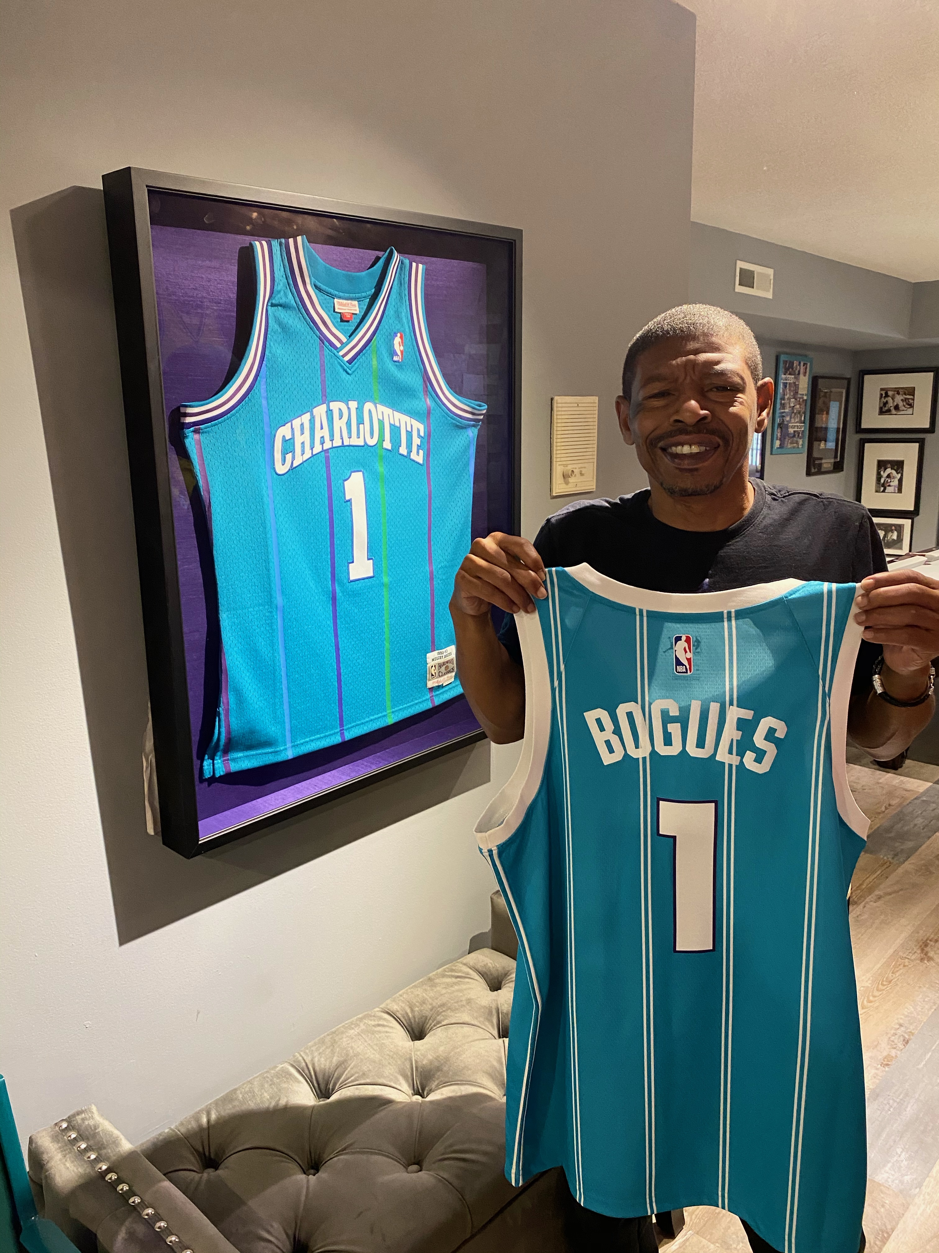 Tyrone Muggsy Bogues on X: Finally got my new @hornets jersey