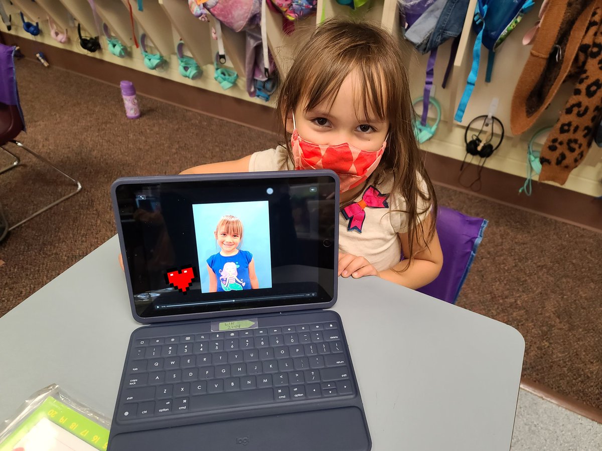 shoustonk's tweet photo. Students helped create our class imovie. We can see classmates' pictures &amp; names and hear names too!  Today we learned to pause, forward &amp; rewind to find certain classmates &amp; ourselves! #everyonecancreate #gcscpride #GCinnovator @HarrisElem_Prin @MeganCThompson @loriannkatz https://t.co/TTgZHM8iTd