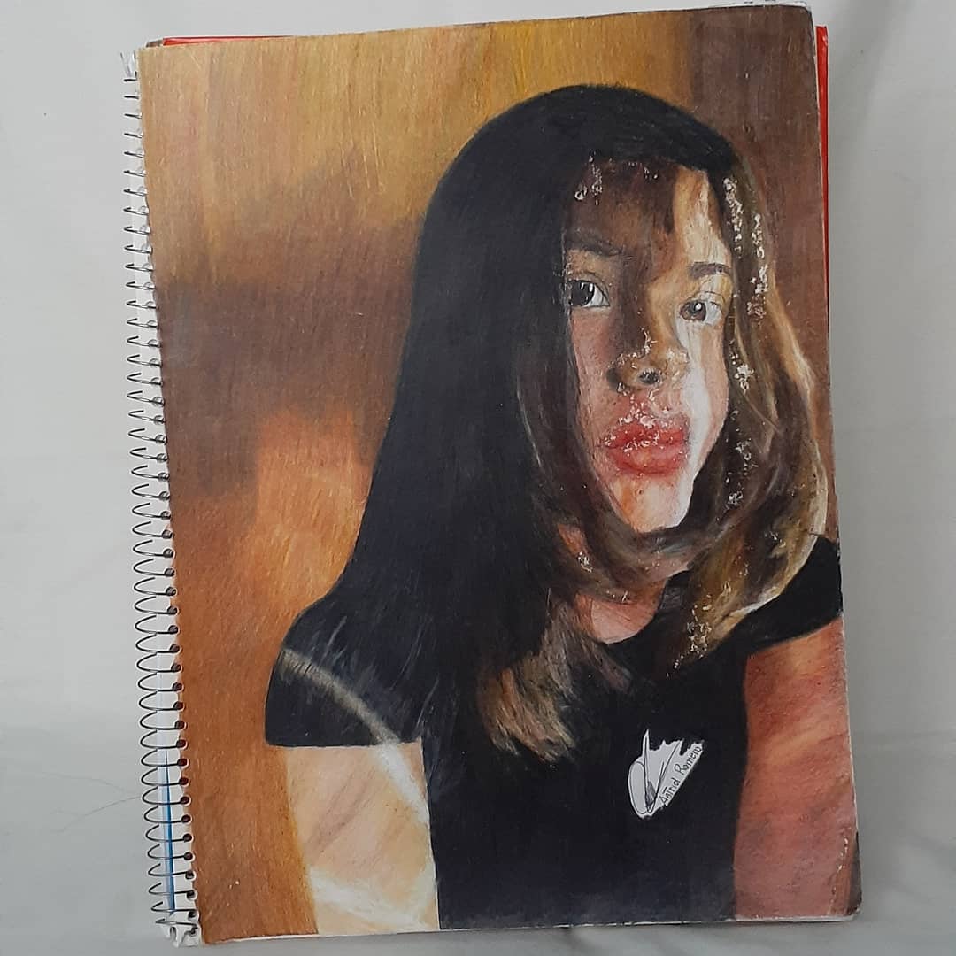 Astridlyarts's tweet photo. Mi primer autoretrato!! Realizado con colores Wan Shuí, disfruté mucho del proceso!
Mi sueño como artista es poder ser reconocida como una artista surrealista y simbolista a nivel mundial, dejando un mensaje profundo en mis obras
#DibujoEnAcademiaOlivares @Olivarescfc https://t.co/nK8WjhEJZ2