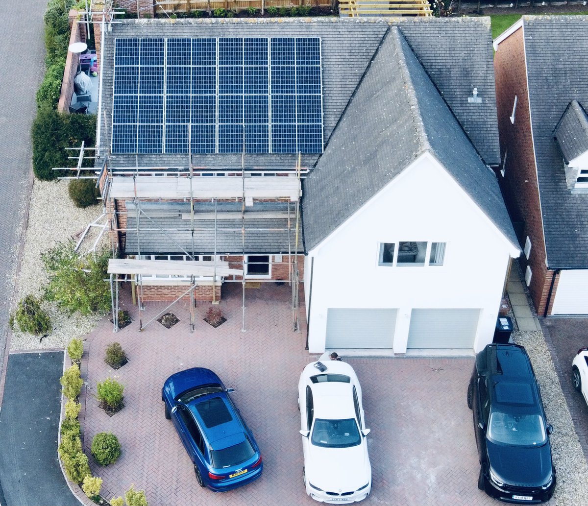 RangerElec's tweet image. This week we’ve been busy installing a 5kw solar PV system with 5.2kwh battery storage. We also installed a @myenergi Eddi to divert any surplus power to the hot water tank.

#5kw #solar #solarpanels #pvsystem #batterystorage #myenergi #myenergieddi #greenhome #energyefficient
