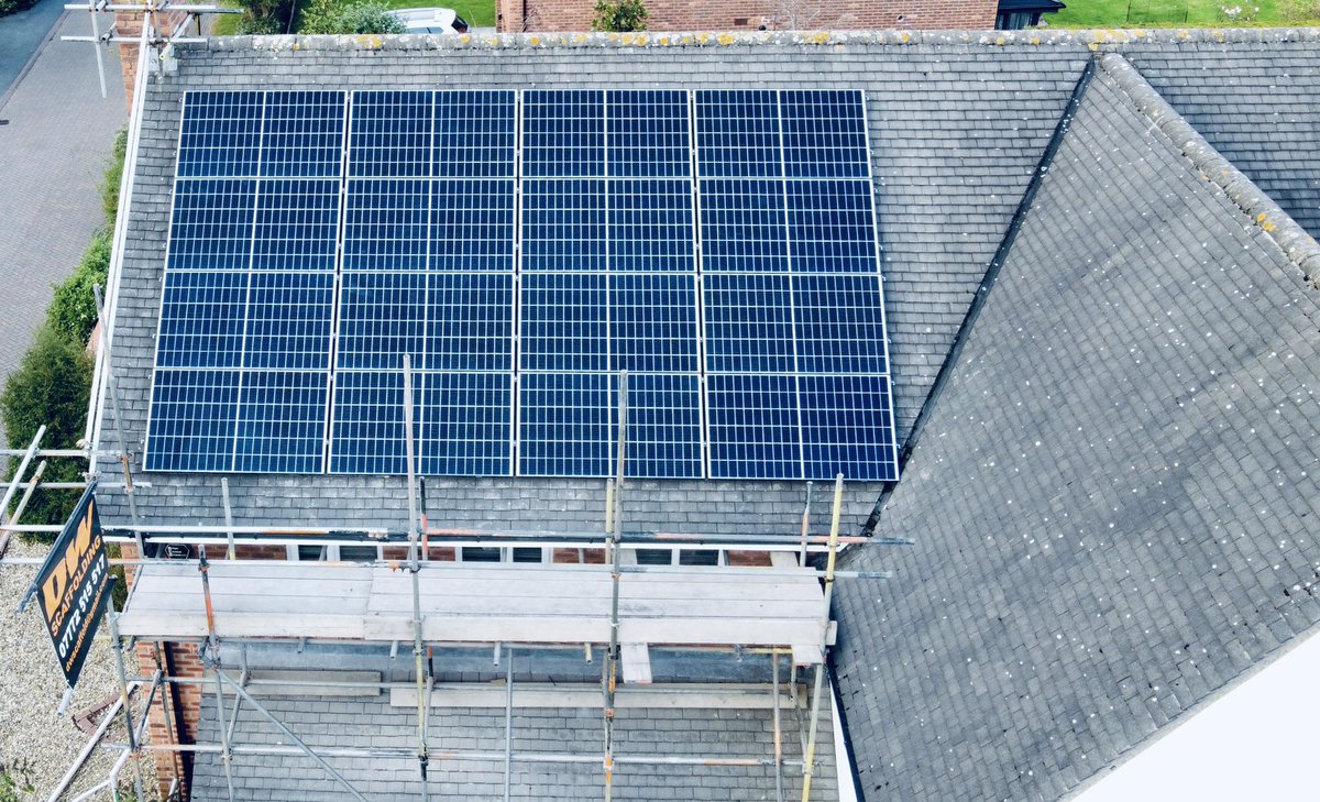 RangerElec's tweet image. This week we’ve been busy installing a 5kw solar PV system with 5.2kwh battery storage. We also installed a @myenergi Eddi to divert any surplus power to the hot water tank.

#5kw #solar #solarpanels #pvsystem #batterystorage #myenergi #myenergieddi #greenhome #energyefficient