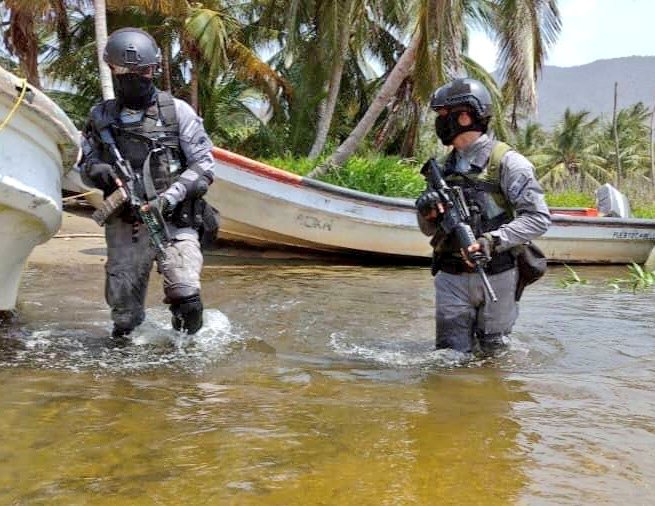 VenezuelaAzul - Noticias Y Generalidades - Página 12 EjREndTXgAIIj0h?format=jpg&name=small