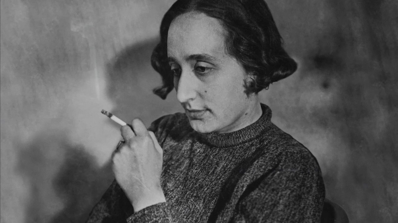 'Tracking Edith' documentary about renowned British/Austrian photographer Edith Tudor-Hart who led a double life as a secret agent for the KGB will be screened <a href="/UPPCinema/">Ultimate Pic Palace</a> on 21 Oct for #PhotoOxford2020. Seats limited for social distancing. Book now uppcinema.com/film/tracking-… (1/2)