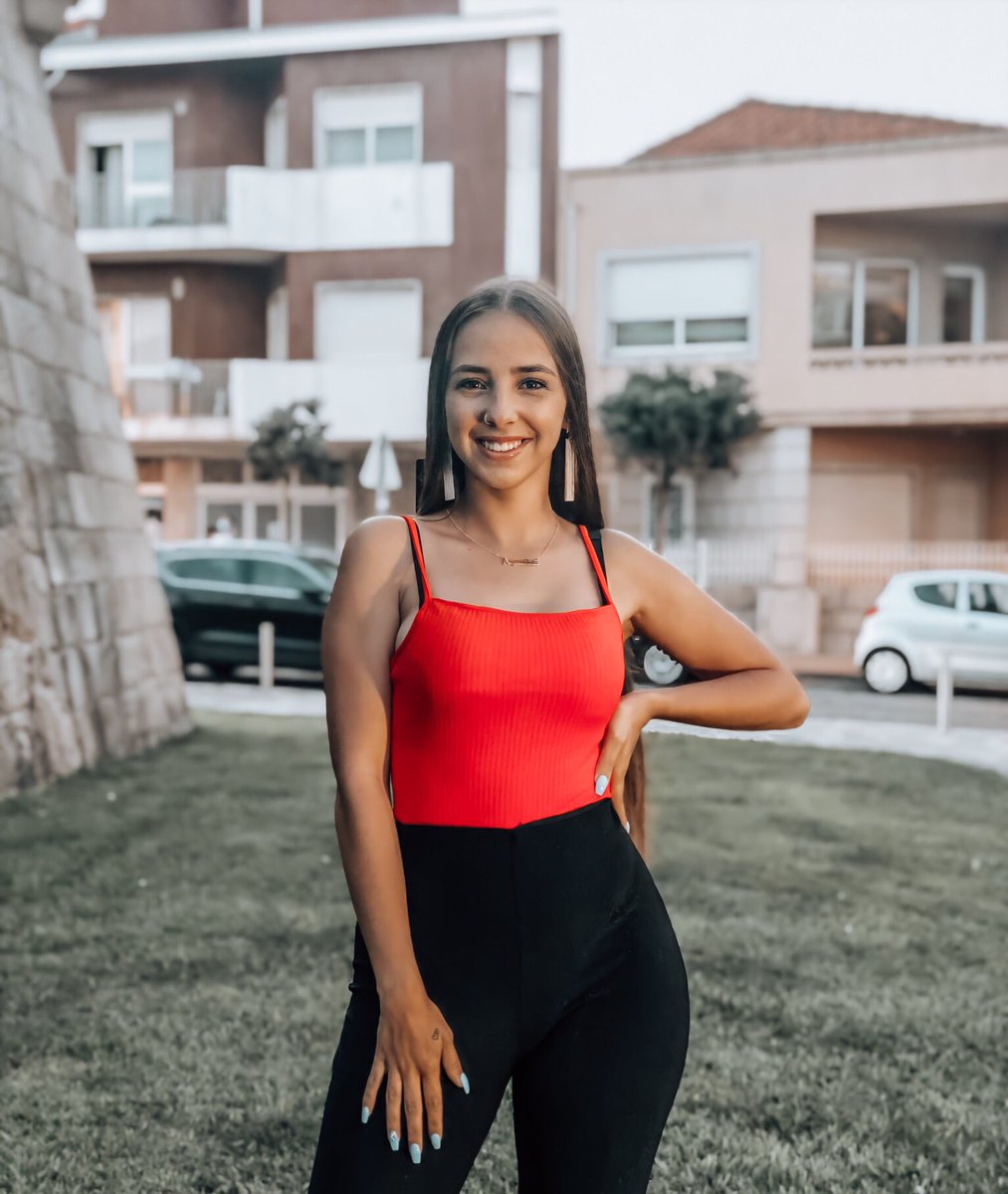 renataramos1017's tweet photo. Quem pode comigo ? 🥱 https://t.co/YaGRmMZeJe