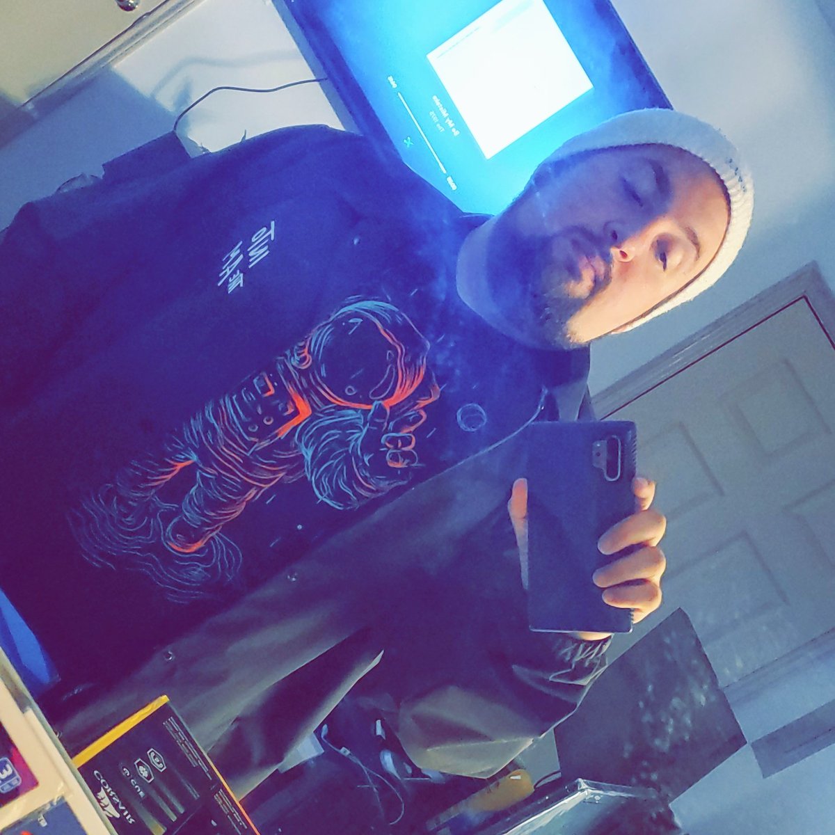 BLACKDETH32's tweet photo. #NewProfilePic https://t.co/KS43pnJKg1