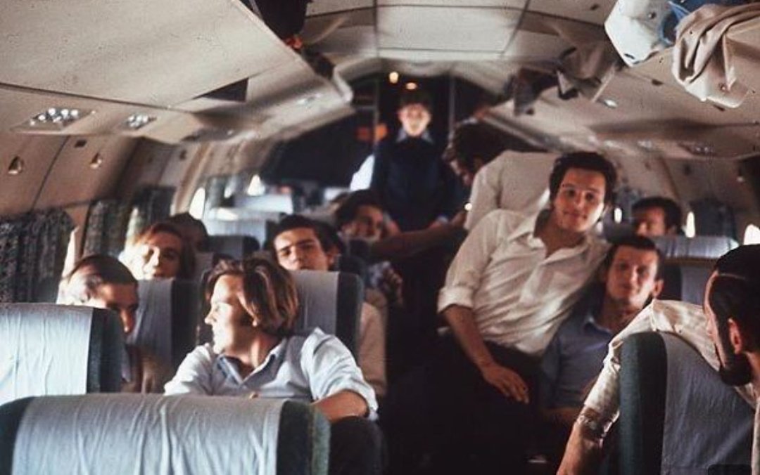 13 EERIE PHOTOS TAKEN JUST BEFORE TRAGEDY STRUCK.(A sad thread)1) Last Image Of Uruguayan Flight 571, Before It Crashed In the Andes On 13th October 1972. 27 Out Of 45 People Survived The Initial Crash. Survivors Were Eventually Forced To Cannibalize The Dead To Stay Alive.