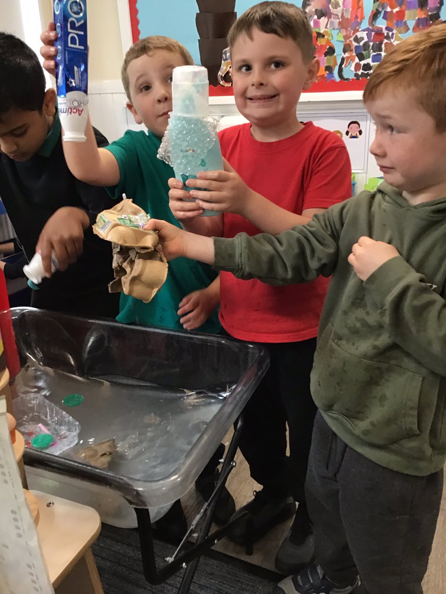BalgreenPrimary's tweet photo. More boats! Some of our class decided to have another go at making a boat the next day. Here’s how they got on. #primary2b https://t.co/Yr2eZT2kjA