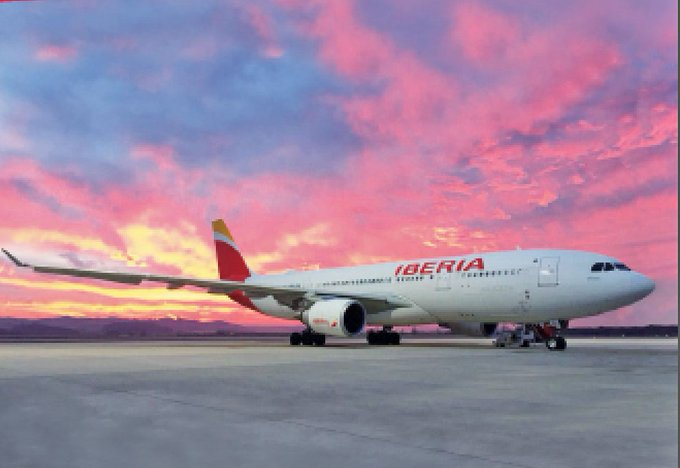 ConsEspLaHabana's tweet photo. ANUNCIO VUELO A #ESPAÑA 11 de OCTUBRE. Confirmado ✈🇪🇸 La Habana-Madrid de la compañía @Iberia 

Interesados deben gestionar directamente su billete en los teléfonos +5372043460/61/62 en sus oficinas de La Habana. Este Consulado NO participa en la confección del pasaje. https://t.co/JcEmtTItAY