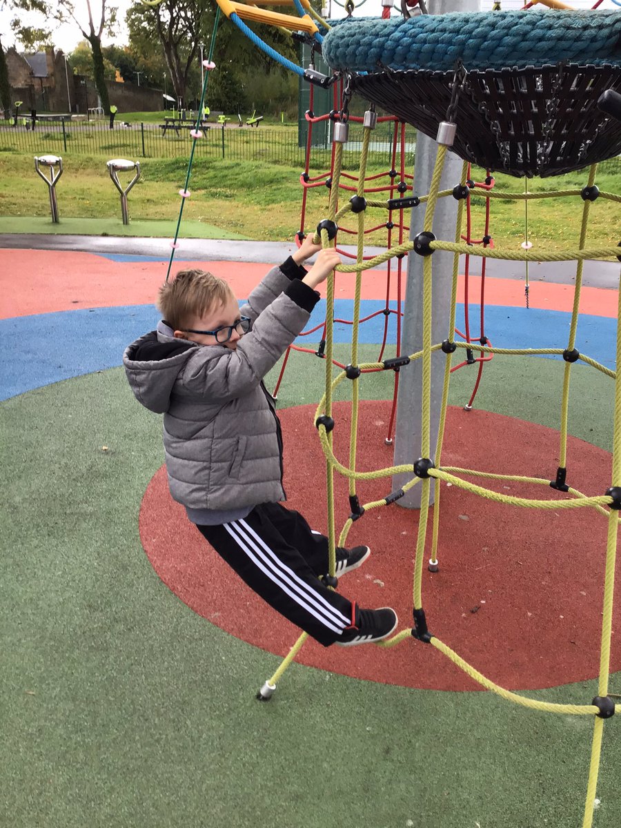 BalgreenPrimary's tweet photo. Trips to the park #primary2b https://t.co/U4bKyCXUrD