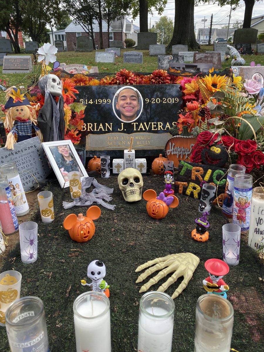 Oh_Shes_Amazing's tweet photo. 👻🎃 #HappyOctober https://t.co/XheqjR1waw