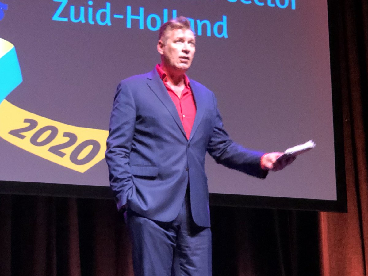 UNC-ZH (@unczh) on Twitter photo Wat een mooi begin - de aftrap van onze jubileumtour is een feit. Met een klein aantal mensen in de zaal en inspirerende verhalen van <a href="/wilcoachterberg/">Wilco Achterberg</a>, <a href="/davidvanbodegom/">David Van Bodegom</a> en <a href="/SjaakBral/">Sjaak Bral</a>. We hopen dat jullie thuis ook hebben genoten! Gemist? Binnenkort volgt terugkijklink. Wat een mooi begin - de aftrap van onze jubileumtour is een feit. Met een klein aantal mensen in de zaal en inspirerende verhalen van <a href="/wilcoachterberg/">Wilco Achterberg</a>, <a href="/davidvanbodegom/">David Van Bodegom</a> en <a href="/SjaakBral/">Sjaak Bral</a>. We hopen dat jullie thuis ook hebben genoten! Gemist? Binnenkort volgt terugkijklink.