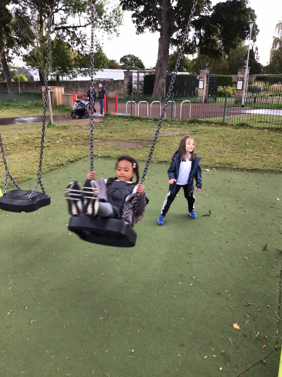 BalgreenPrimary's tweet photo. Trips to the park #primary2b https://t.co/ZIxHEOQgAv