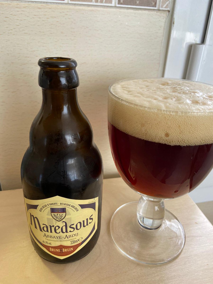 BirrasDe's tweet photo. El otro día también bebimos una @MaredsousUSA, nos dejó un poco indiferentes... y cuando una cerveza no da placer no hay mucho más que decir! 

@elsancha 5 #birripuntos
@EduCirera  5 #birripuntos https://t.co/uqWHvlcTOo