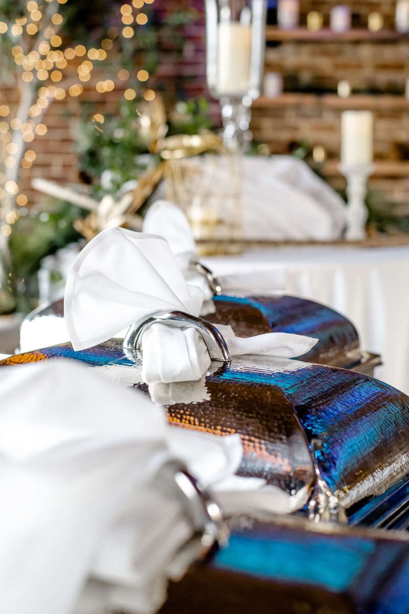 CopperCatering's tweet photo. Christmas is just around the corner! 🎄🎁 Let us help plan your socially distanced holiday parties or ask us about one of our event venues!

📸: Rachel Webb Photo https://t.co/uNnxNFAN4d