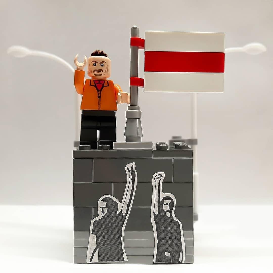 franakviacorka's tweet photo. Belarusian designer Andrei Shnitulenka recreates the moments of Belarus protests with Lego. @LEGO_Group https://t.co/eWr23j1GRr
