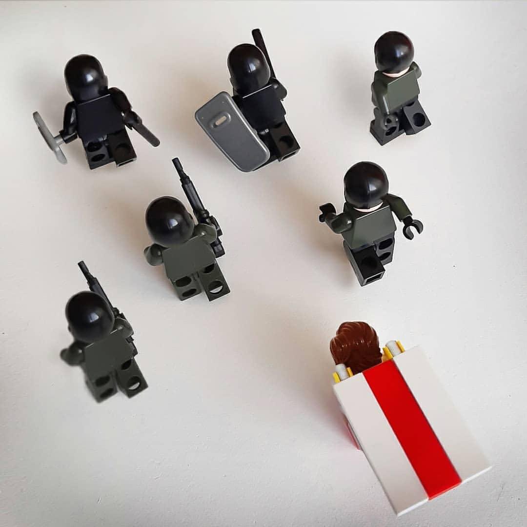 franakviacorka's tweet photo. Belarusian designer Andrei Shnitulenka recreates the moments of Belarus protests with Lego. @LEGO_Group https://t.co/eWr23j1GRr