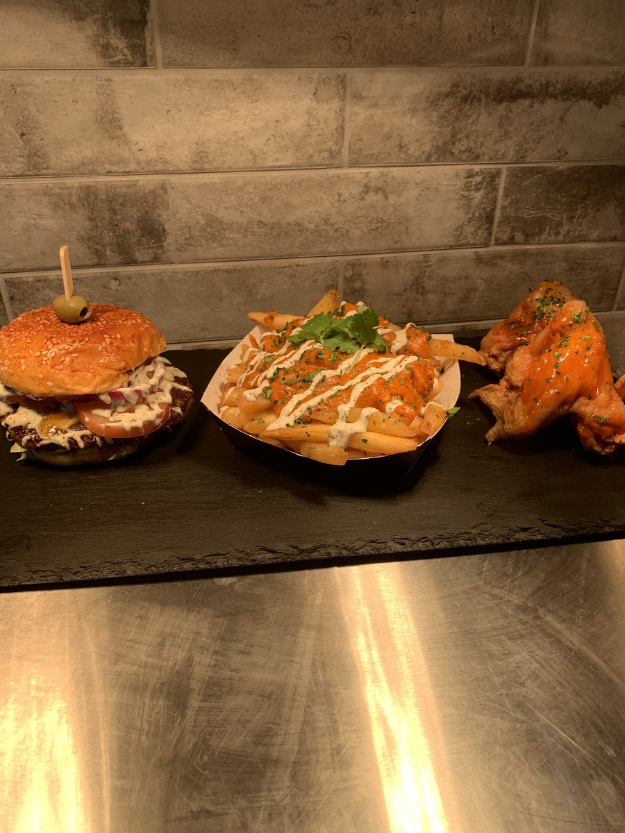 eats_str's tweet photo. Tomorrow’s special, Indian burger 🍔 with chilli 🌶 jam &amp; mango chutney on the burger with franks red hot wings, tikka garlic fries &amp; a mint yogurt drizzle #streetfood #coventry https://t.co/K2u82Xp1up
