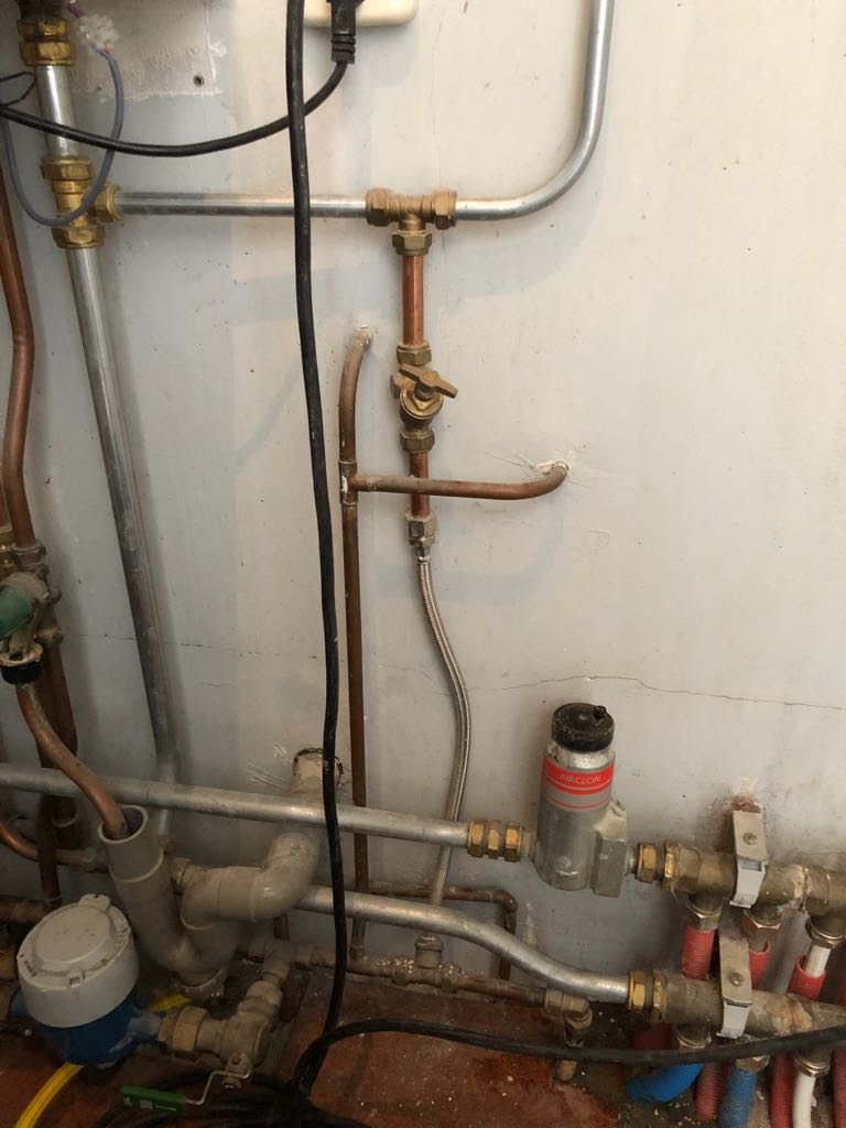 Dat gedoe met een vulslang is door <a href="/teundebeun/">Teundebeun</a> toch mooi verholpen zo!