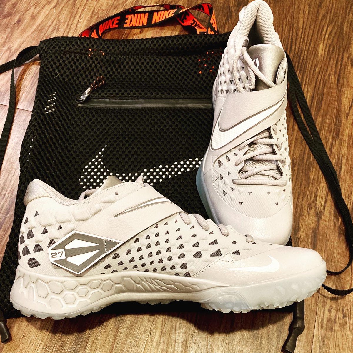 htxboutique's tweet photo. Mike Trout Force Zoom 6s Wolf Gray/White/Cool Silver $100 OBO #houstonbaseballboutique #nike #trout6 #kotd #baseballapparel 🔌☑️🔥💯🐺 https://t.co/cufFgE7HE2