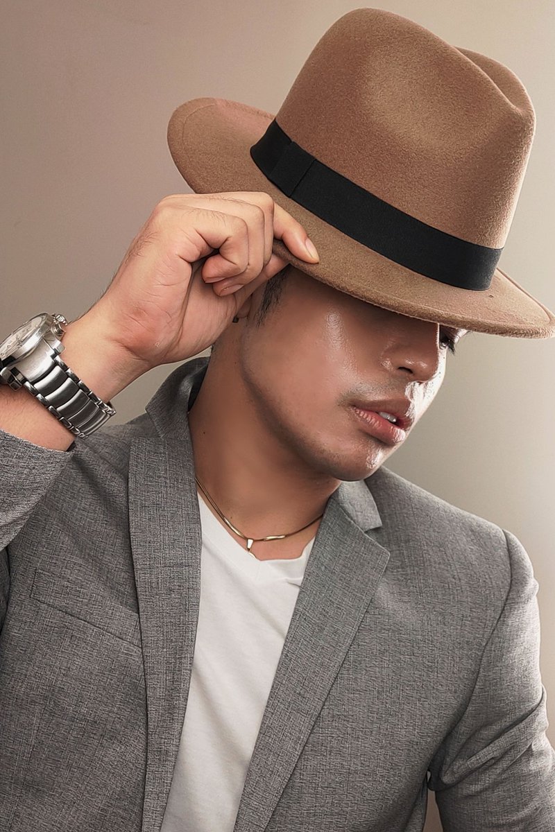 mew_castillo's tweet photo. Simplehan lang natin mga beb
Coat and hat lang
Kuha mo? https://t.co/hkAbVr5Aok