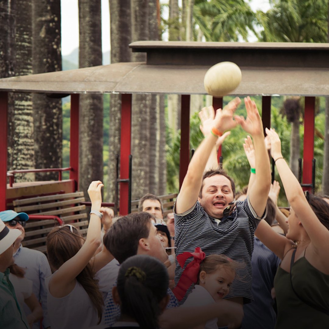 Desde la caña de azúcar hasta el sello de cada botella, todo sucede en un mismo lugar, en nuestra Hacienda Santa Teresa.
Responde a este tweet con una foto de nuestra Hacienda Santa Teresa. 👀👀