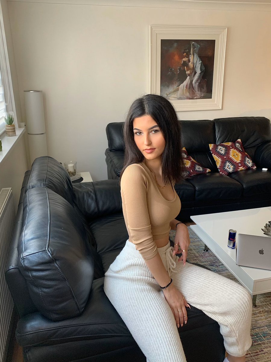 ronesaab's tweet image. 😝