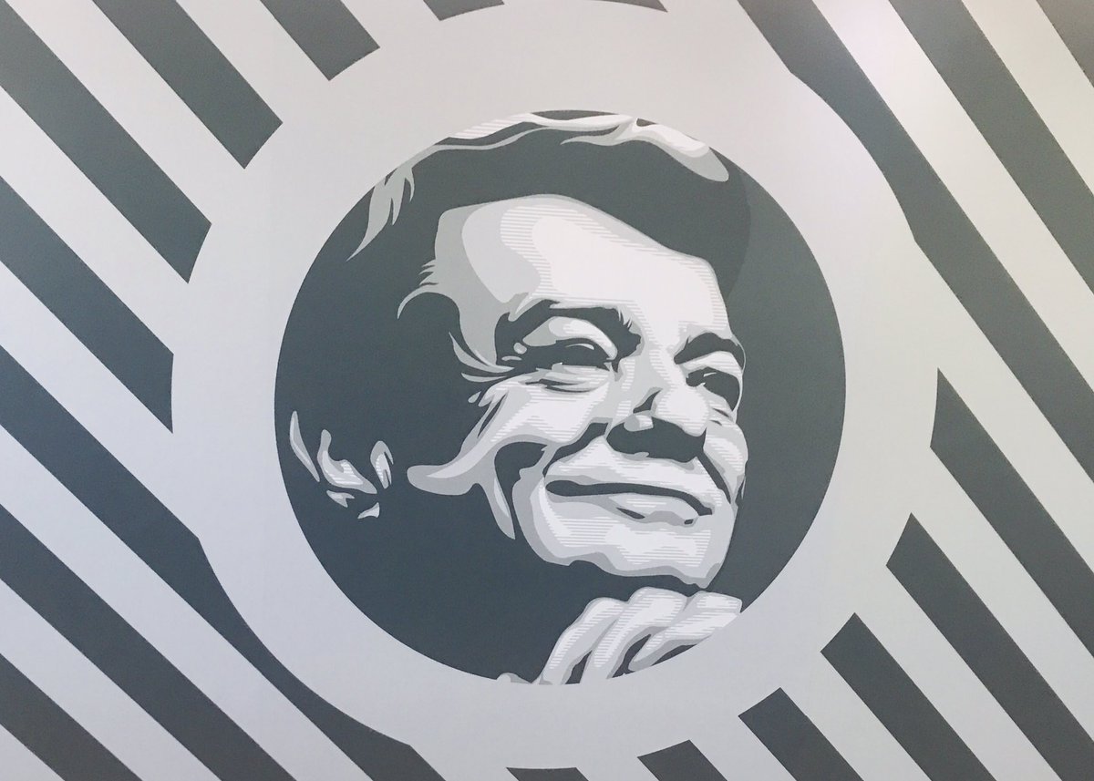 Heureuse d’inaugurer l’Espace Borloo, maison du projet <a href="/AnruOfficiel/">ANRU</a> 2, en présence de <a href="/JLBorloo/">Jean-Louis BORLOO</a> <a href="/pierre_bedier/">Pierre Bédier</a> <a href="/vpecresse/">Valérie Pécresse</a> <a href="/raphaelcognet/">Raphaël COGNET</a> <a href="/MounirSatouri/">Mounir Satouri 🌍</a> Pierre Cardo et bien d’autres. Hommage appuyé à <a href="/JLBorloo/">Jean-Louis BORLOO</a> visionnaire inspiré qui a su changer le visage de nos quartiers.