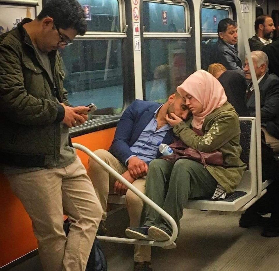 ArabicBest's tweet photo. من استند على امرأة تحبه ويحبها بحق..
لن يسقط ، ولن يُخذل ولن يذل ،
ولن يهرم ولن يهزم ولن يكسره أي شيء 💗 https://t.co/Tbfz8xELlZ