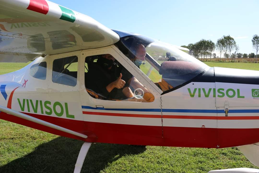 RobertoDeCani's tweet image. È stato un vero piacere sostenere l'associazione "Fly Therapy" che lo scorso weekend ha regalato a 70 ragazzi con diversi tipi di disabilità un momento di libertà promuovendo con un piccolo gesto un grande spazio di inclusione sociale.

#disabilita #inclusione #maisoli