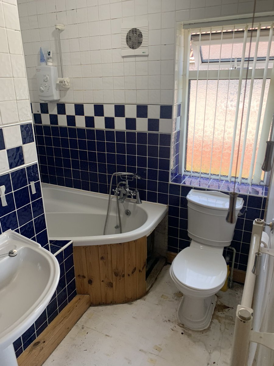 GA55GEM's tweet photo. Been a busy couple of weeks for us at Gas Gem, here’s a bathroom refurb we’ve completed in Rawdon, Leeds. It was quite a challenge with the shape of the room but I think we’ve done it justice. Made to measure furniture looks fantastic. 
One happy customer!!!!! #newbathroom https://t.co/qBk3hGx29U