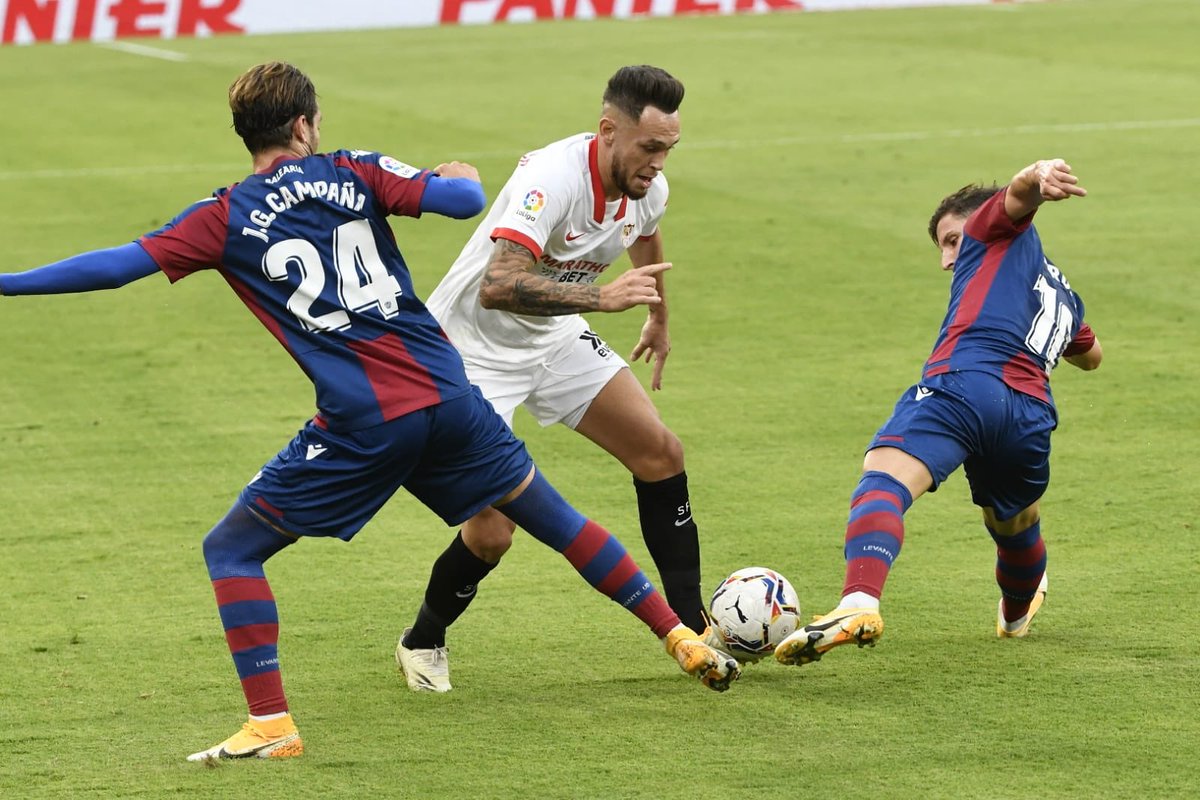 Locampos15's tweet photo. Dicen que nunca se rinde....VAMOS MI @SevillaFC!!!! 💪🏼➕3️⃣ https://t.co/5or5NjlAcY