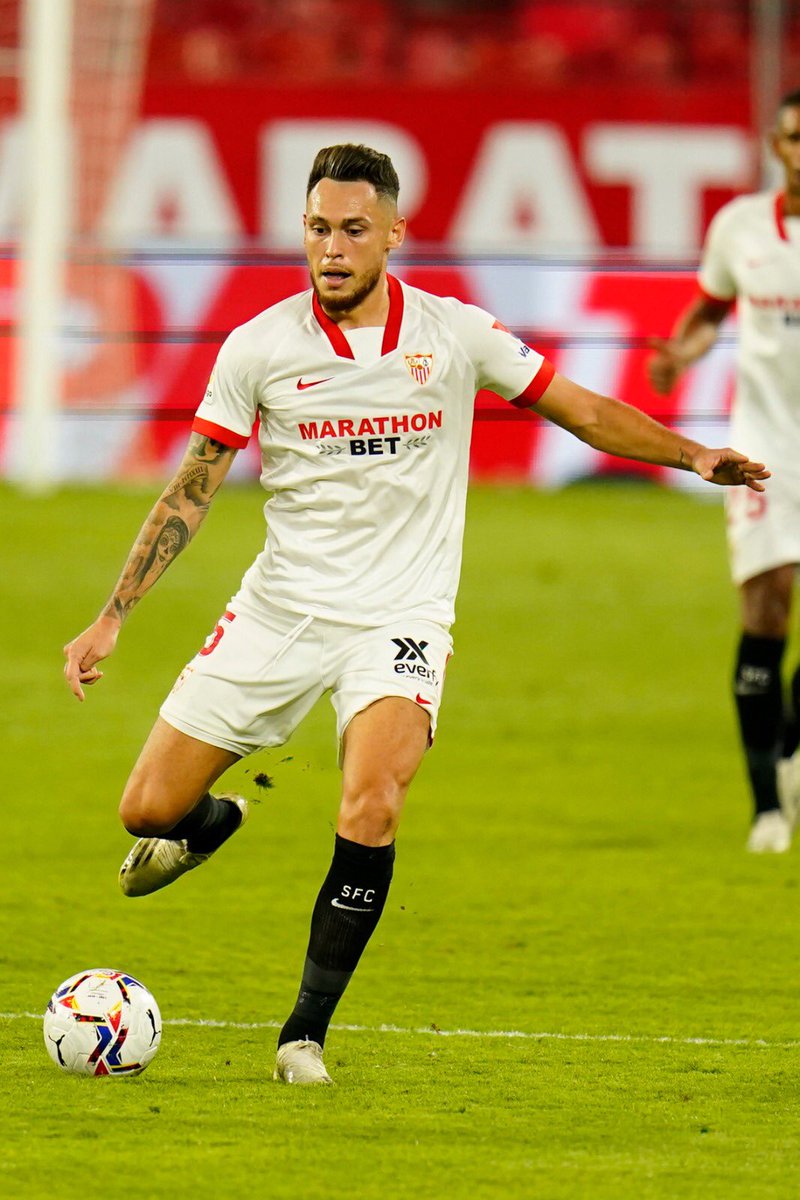 Locampos15's tweet photo. Dicen que nunca se rinde....VAMOS MI @SevillaFC!!!! 💪🏼➕3️⃣ https://t.co/5or5NjlAcY