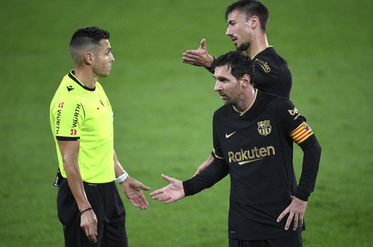 mundodeportivo's tweet photo. 🤔 ¿Os ha parecido justa la expulsión de Lenglet?

🔁 Sí
❤️ No https://t.co/Vl3x3YNu5r