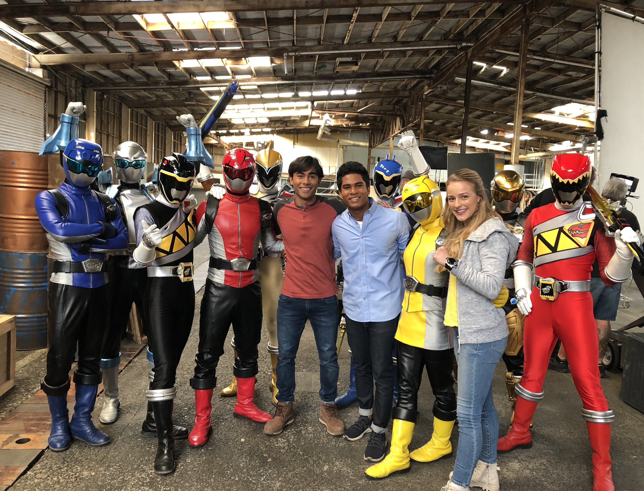 Power rangers beast morphers dino charge 2025