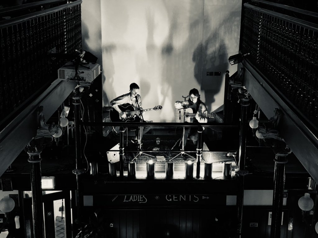 freddy_potr's tweet image. Vona Vella at The Malt Cross. Their fist gig as this duo - not that it showed. Super tight, poppy light-folk numbers. A wild flute appeared! | @maltcross @phlexxrecords #nottinghammusic #supportlivemusic