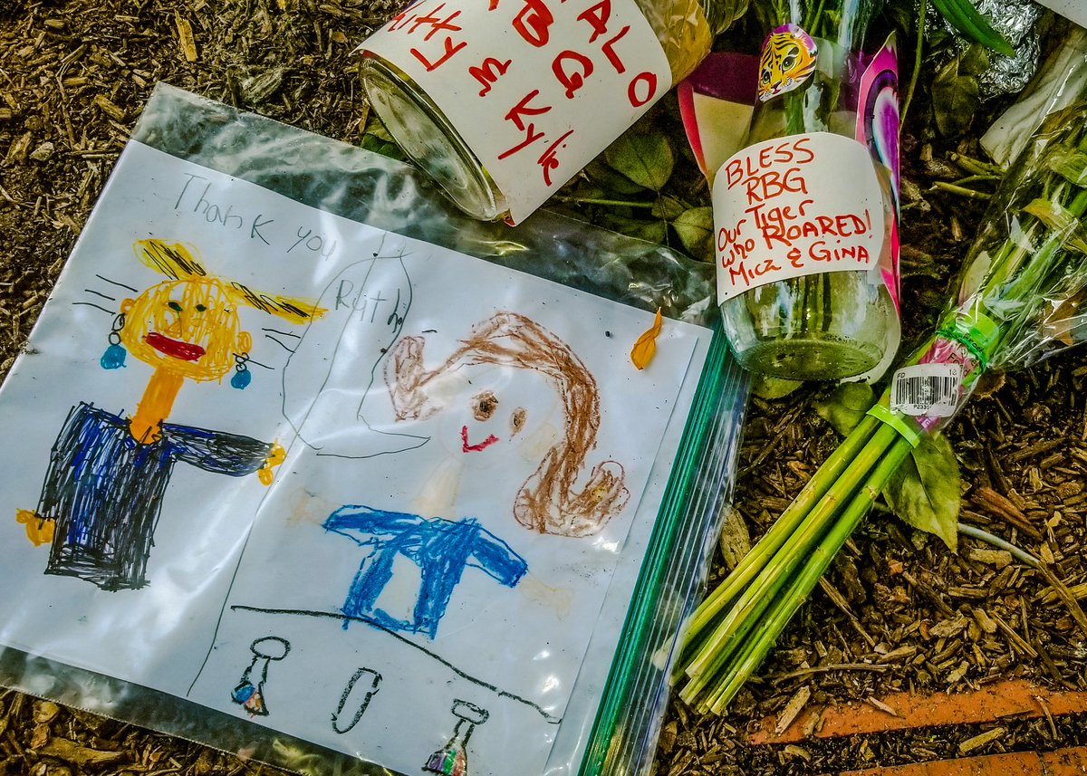 vicequeenmaria's tweet image. Today. Flowers still fresh. #RBG #RBGRevolution #scotusgate #WashingtonDC #capitolhill