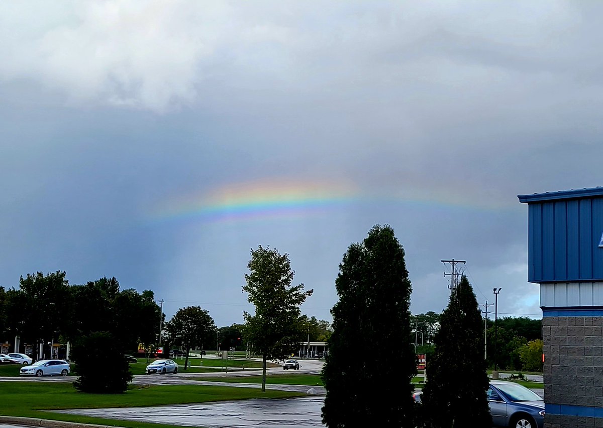 alainaford's tweet photo. #Rainbow in #EastTroy 🌈 this rainbow looked like a two layered rainbow, as though the double rainbow was overlapping itself 
#wiwx #itis2020 @Mark_Baden @LindseySlaterTV @KatieF0410 https://t.co/lzcZIB0q6E