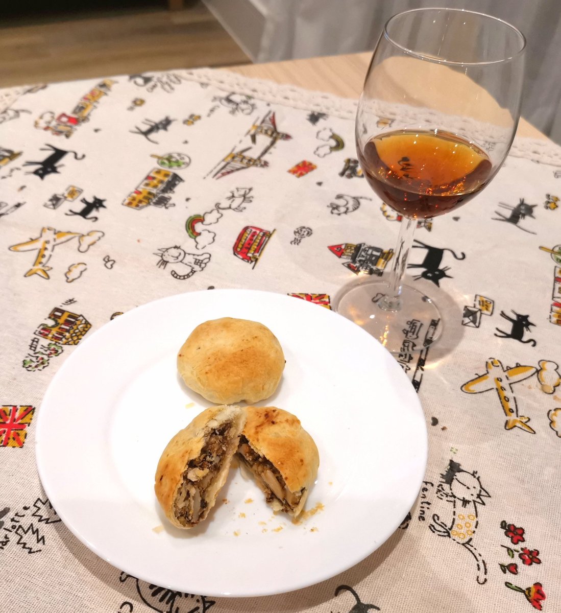 gth92's tweet photo. Happy Mid-Autumn Festival https://t.co/J8VpcobABB